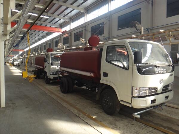 灑水車(chē)烤漆流水線車(chē)間自動(dòng)化設(shè)備