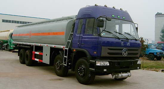 東風(fēng)前四后八油罐車(chē)