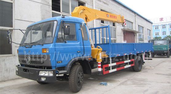 東風(fēng)145隨車起重運輸車