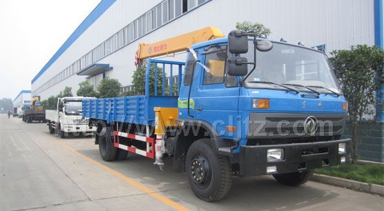 東風(fēng)153隨車起重運輸車