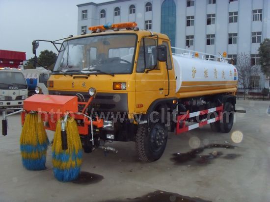 東風153護欄清洗車