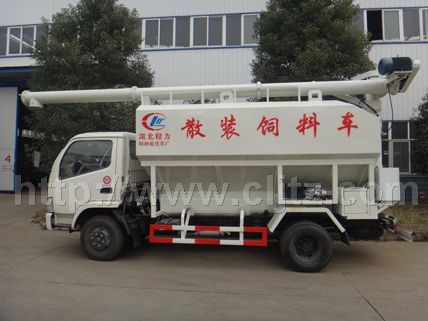 小型散裝飼料運(yùn)輸車